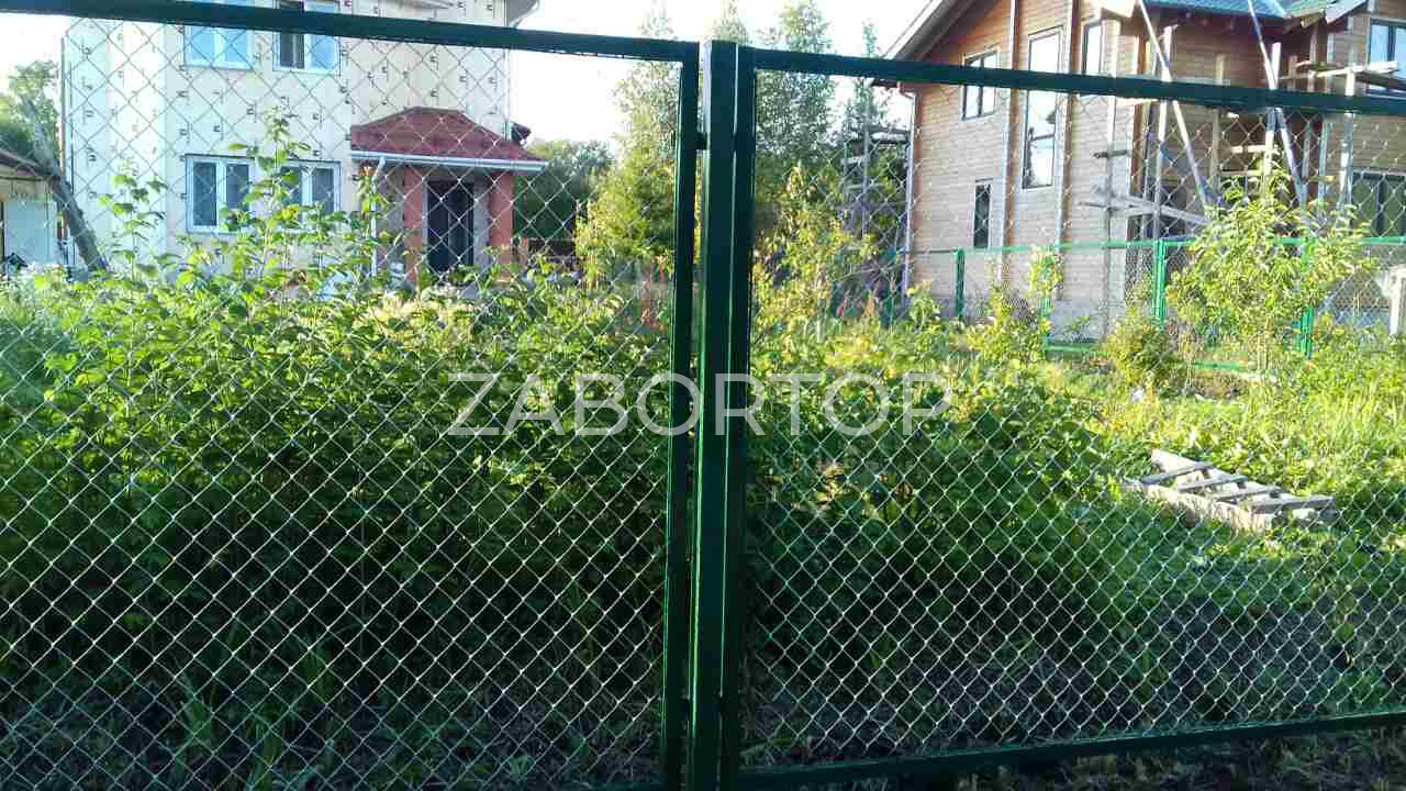 Секционный забор из сетки рабица